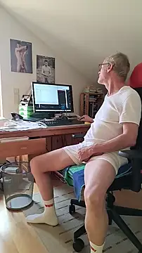 Snapshot of BerndisCam chatting on September 30, 2025, 11:49 am BerndisCam online show from September 30, 2025, 11:49 am