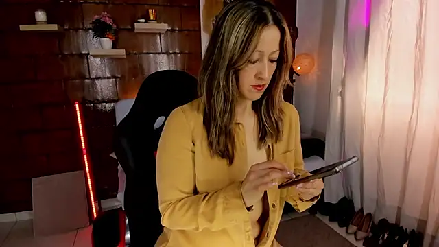 Snapshot of Gaby_Sexy_ chatting on October 3, 2025, 3:24 pm Gaby Sexy online show from October 3, 2025, 3:24 pm