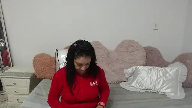 Snapshot of mijal_queen chatting on February 27, 2025, 2:46 am mijal queen online show from February 27, 2025, 2:46 am