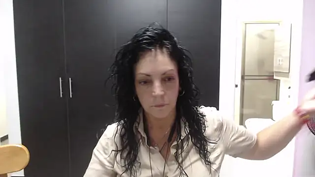 Snapshot of mijal_queen chatting on September 16, 2025, 2:01 am mijal queen online show from September 16, 2025, 2:01 am