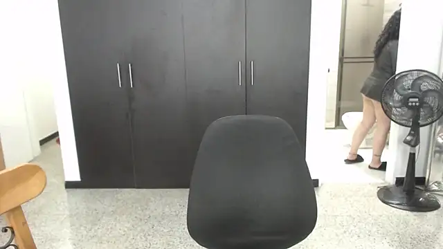 Snapshot of mijal_queen chatting on March 14, 2025, 9:14 am mijal queen online show from March 14, 2025, 9:14 am