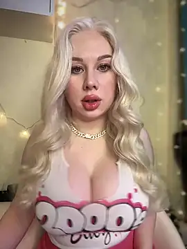 Snapshot of LaraHollywood chatting on February 16, 2025, 2:31 am LaraHollywood online show from February 16, 2025, 2:31 am