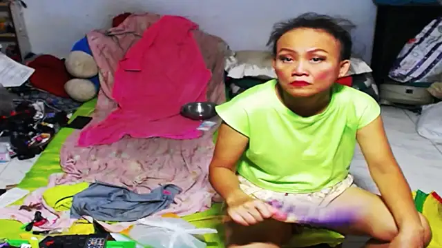 1CuteAndSexy69 online show from March 17, 2025, 2:01 pm