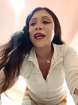 Snapshot of DORYY chatting on April 8, 2026, 10:00 pm DORYY online show from April 8, 2026, 10:00 pm