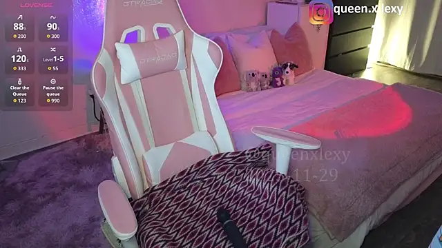 Snapshot of queenxlexy chatting on November 29, 2025, 10:54 pm queenxlexy online show from November 29, 2025, 10:54 pm