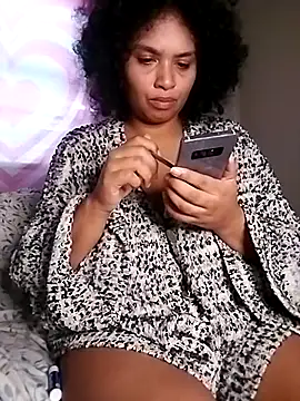 Snapshot of TasteeKitty chatting on October 2, 2025, 6:55 pm TasteeKitty online show from October 2, 2025, 6:55 pm