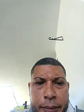 Snapshot of tropikboy chatting on November 22, 2025, 12:15 pm tropikboy online show from November 22, 2025, 12:15 pm