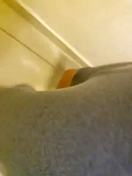 Snapshot of tropikboy chatting on December 5, 2025, 9:52 am tropikboy online show from December 5, 2025, 9:52 am