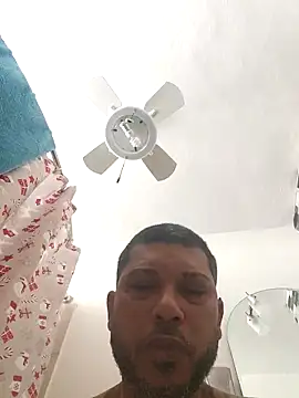 Snapshot of tropikboy chatting on December 14, 2025, 12:44 pm tropikboy online show from December 14, 2025, 12:44 pm