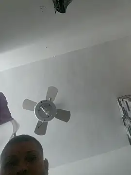 Snapshot of tropikboy chatting on October 26, 2025, 12:38 pm tropikboy online show from October 26, 2025, 12:38 pm