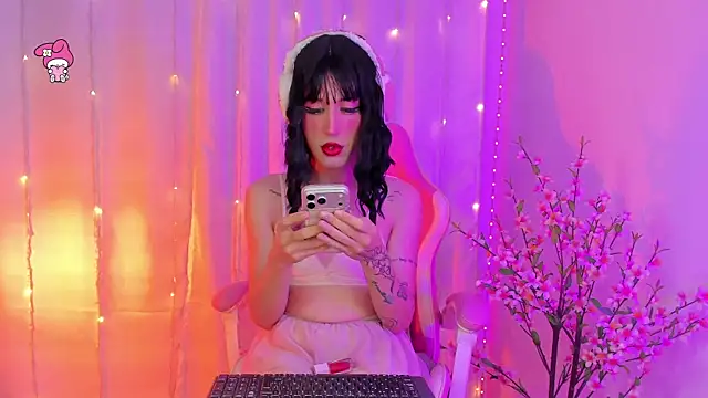 rosseblondee online show from June 18, 2026, 10:15 pm