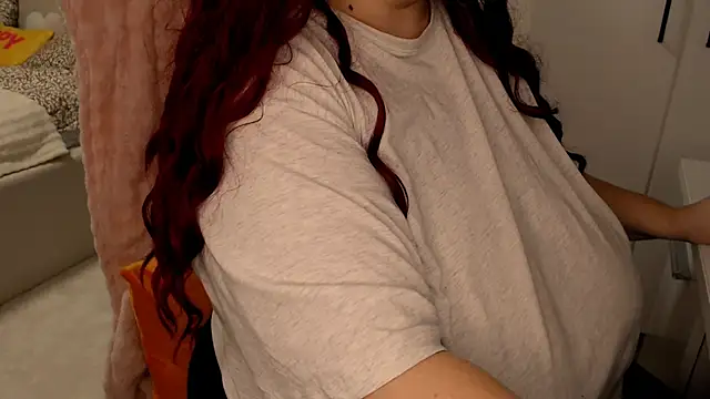 Snapshot of SenzualHotM chatting on March 10, 2026, 8:13 pm SenzualHotM online show from March 10, 2026, 8:13 pm