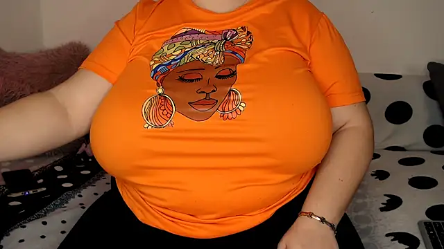 Snapshot of SenzualHotM chatting on November 26, 2025, 10:26 am SenzualHotM online show from November 26, 2025, 10:26 am