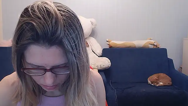 Snapshot of night_is_dark chatting on February 10, 2026, 7:24 pm night is dark online show from February 10, 2026, 7:24 pm