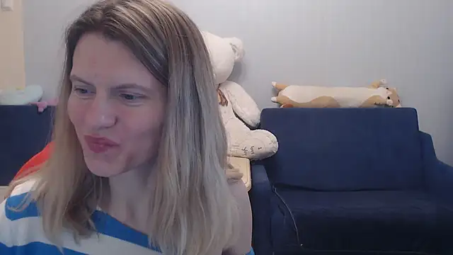 Snapshot of night_is_dark chatting on February 28, 2026, 5:12 pm night is dark online show from February 28, 2026, 5:12 pm