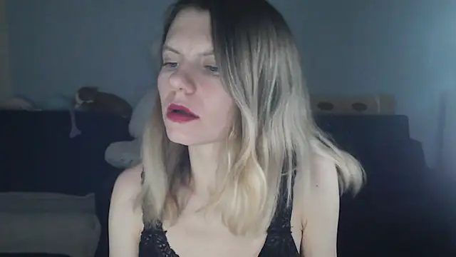 Snapshot of night_is_dark chatting on December 14, 2025, 10:37 pm night is dark online show from December 14, 2025, 10:37 pm