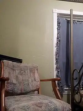 Snapshot of FUNINWV9 chatting on September 29, 2025, 1:01 am FUNINWV9 online show from September 29, 2025, 1:01 am