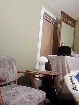 Snapshot of FUNINWV9 chatting on September 12, 2025, 5:51 am FUNINWV9 online show from September 12, 2025, 5:51 am