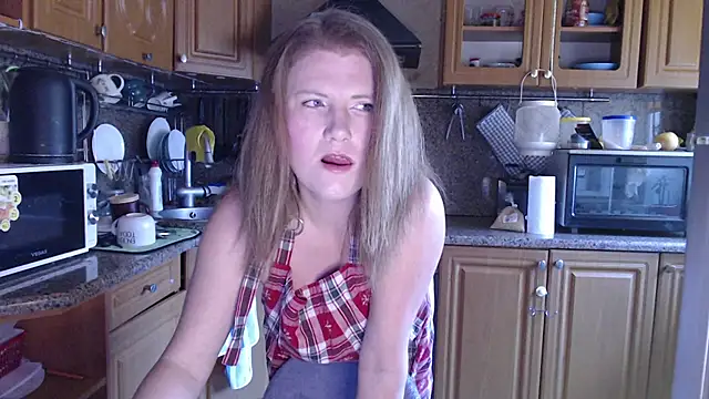 Snapshot of LizaCakes chatting on March 18, 2025, 11:11 am LizaCakes online show from March 18, 2025, 11:11 am