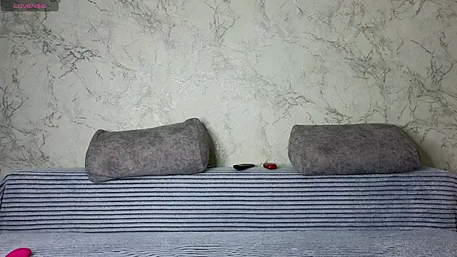 sweeetgirls2021 online show from January 8, 2026, 3:23 am