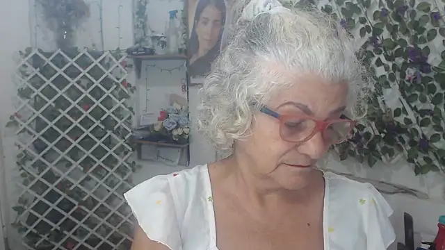 FunnyGrandma online show from November 24, 2025, 10:32 pm