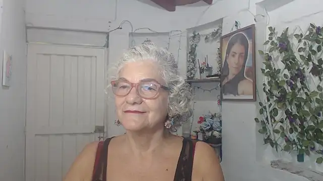 FunnyGrandma online show from October 5, 2025, 10:44 pm