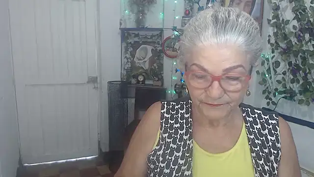 FunnyGrandma online show from December 18, 2025, 8:45 pm