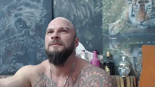 Snapshot of viking_30 chatting on November 4, 2025, 8:12 pm viking 30 online show from November 4, 2025, 8:12 pm