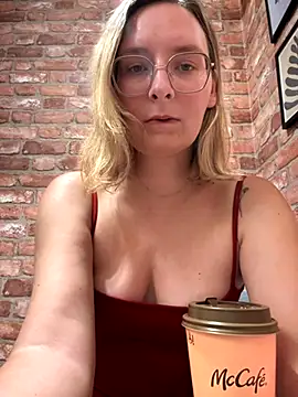 The Snowwhitee online show from September 10, 2025, 7:13 pm