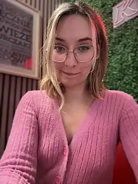 The Snowwhitee online show from February 9, 2025, 9:16 am