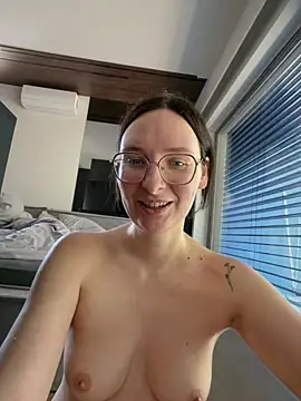 The Snowwhitee online show from March 10, 2026, 10:41 am