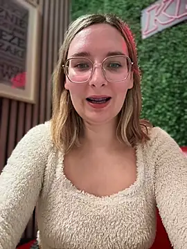 The Snowwhitee online show from March 1, 2025, 9:15 pm