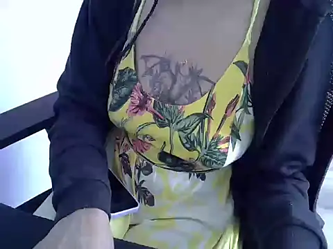 Snapshot of blackmodel chatting on December 20, 2024, 12:49 pm blackmodel online show from December 20, 2024, 12:49 pm