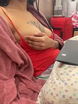 Snapshot of blackmodel chatting on December 23, 2024, 3:00 pm blackmodel online show from December 23, 2024, 3:00 pm