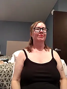 Snapshot of SweetandNaughty1 chatting on October 19, 2025, 4:43 pm SweetandNaughty1 online show from October 19, 2025, 4:43 pm