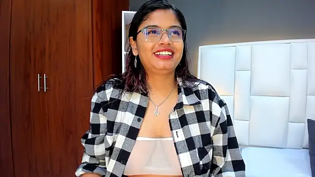 Snapshot of yeral2017 chatting on January 6, 2026, 2:21 pm yeral2017 online show from January 6, 2026, 2:21 pm