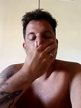 Snapshot of Reload_033 chatting on February 25, 2026, 1:11 pm Reload 033 online show from February 25, 2026, 1:11 pm