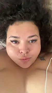 Snapshot of valentinny chatting on October 3, 2025, 12:39 pm valentinny online show from October 3, 2025, 12:39 pm