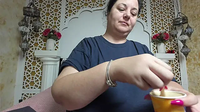 Snapshot of AleshaArabian chatting on February 23, 2026, 5:09 am AleshaArabian online show from February 23, 2026, 5:09 am