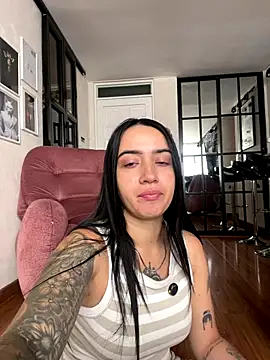 EmmyEvans1 online show from September 29, 2025, 7:41 pm