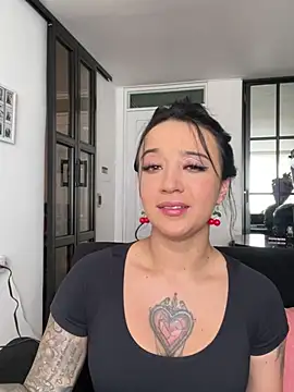 EmmyEvans1 online show from March 2, 2025, 6:46 pm