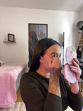 EmmyEvans1 online show from March 20, 2025, 7:25 pm