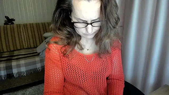 Snapshot of lauraoven chatting on January 15, 2026, 10:40 am lauraoven online show from January 15, 2026, 10:40 am