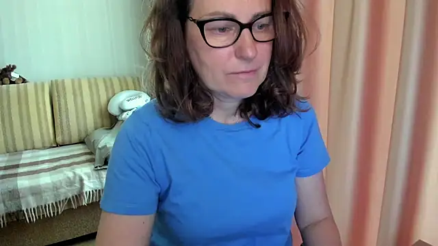 lauraoven online show from May 20, 2026, 6:43 am