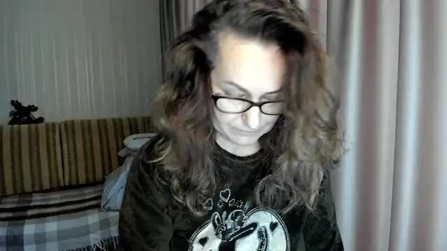 Snapshot of lauraoven chatting on January 11, 2026, 9:05 am lauraoven online show from January 11, 2026, 9:05 am