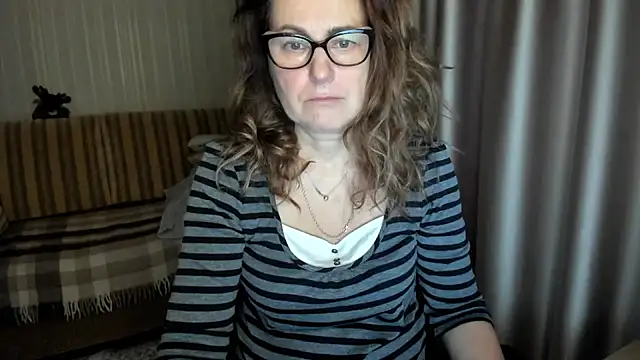 Snapshot of lauraoven chatting on January 18, 2026, 1:14 pm lauraoven online show from January 18, 2026, 1:14 pm