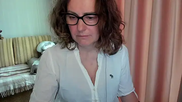 lauraoven online show from May 17, 2026, 7:41 am
