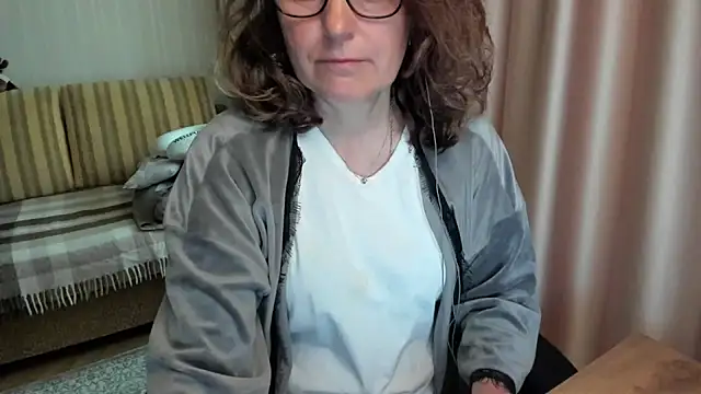 lauraoven online show from May 30, 2026, 7:47 am