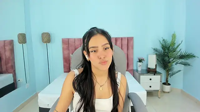 tati saldarriaga online show from February 7, 2026, 2:36 pm