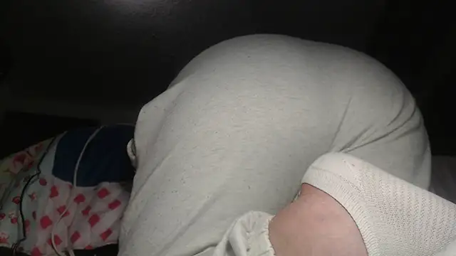 prettyangelsquirt online show from November 27, 2025, 9:48 pm